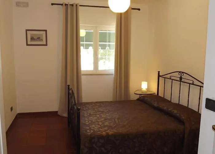 Apollonia Bed & Breakfast 3*